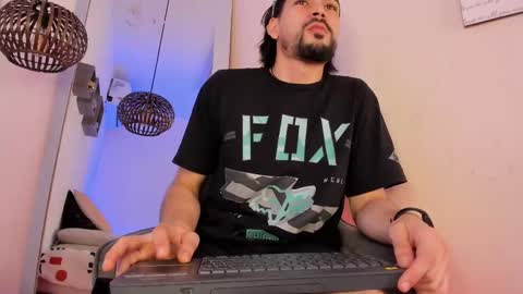 Snapshot of assmoddeus chatting on December 5, 5:06 pm Asmodeus online show from December 5, 5:06 pm