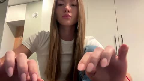 DiLuna online show from April 4, 6:33 am