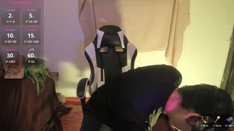 Snapshot of asta_kuro chatting on December 14, 9:58 am Asta Kuno online show from December 14, 9:58 am