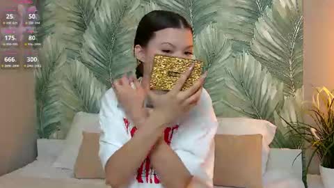 Snapshot of asterquinn chatting on July 10, 4:39 am Aster Quinn online show from July 10, 4:39 am