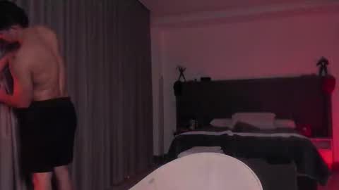 Snapshot of astonhills chatting on September 16, 2:01 am astonhills online show from September 16, 2:01 am