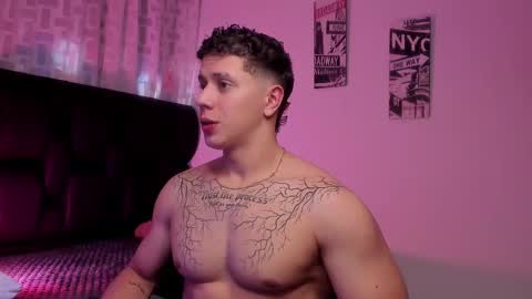 Snapshot of astonhills chatting on October 1, 9:54 pm astonhills online show from October 1, 9:54 pm