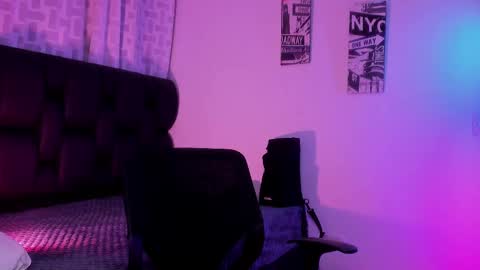 Snapshot of astonhills chatting on October 3, 2:30 am astonhills online show from October 3, 2:30 am