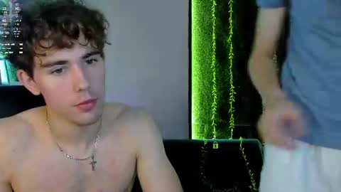 astren online show from July 8, 7:18 pm
