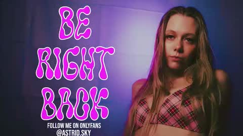 Snapshot of astrid_sky chatting on January 18, 12:58 am Astrid Sky online show from January 18, 12:58 am