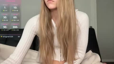 Astrid Sky online show from May 23, 1:22 am