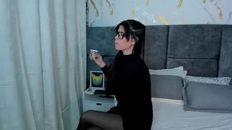 astrid_velle online show from January 16, 3:32 am