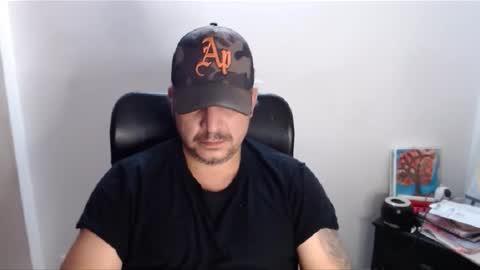 Snapshot of astton_nick chatting on December 3, 4:47 am Nick Astton online show from December 3, 4:47 am