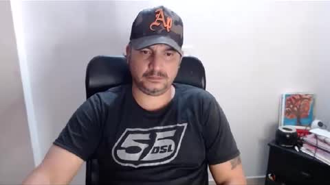 Snapshot of astton_nick chatting on December 5, 7:27 am Nick Astton online show from December 5, 7:27 am