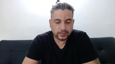 Snapshot of astton_nick chatting on December 22, 12:50 am Nick Astton online show from December 22, 12:50 am