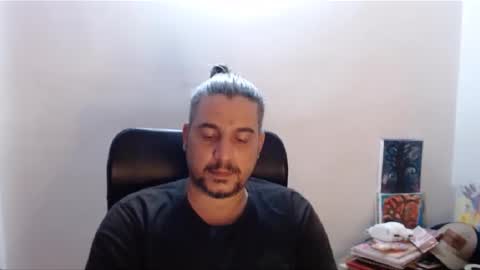 Snapshot of astton_nick chatting on December 29, 3:22 am Nick Astton online show from December 29, 3:22 am