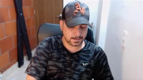 Snapshot of astton_nick chatting on February 8, 3:41 am Nick Astton online show from February 8, 3:41 am