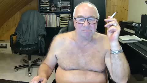 Snapshot of asusandy chatting on December 31, 6:24 pm asusandy online show from December 31, 6:24 pm