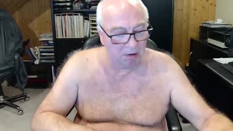 Snapshot of asusandy chatting on January 14, 10:44 pm asusandy online show from January 14, 10:44 pm