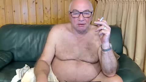 Snapshot of asusandy chatting on February 9, 11:36 pm asusandy online show from February 9, 11:36 pm