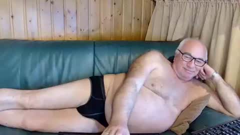 Snapshot of asusandy chatting on March 11, 3:02 pm asusandy online show from March 11, 3:02 pm