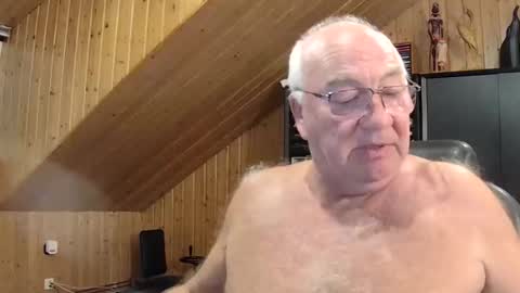 Snapshot of asusandy chatting on September 15, 9:37 pm asusandy online show from September 15, 9:37 pm