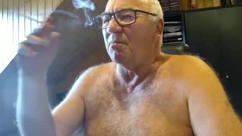 Snapshot of asusandy chatting on September 18, 12:07 pm asusandy online show from September 18, 12:07 pm