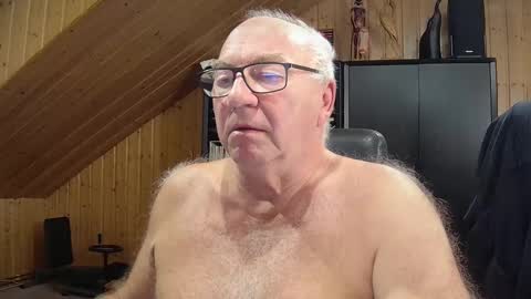 Snapshot of asusandy chatting on September 29, 10:14 pm asusandy online show from September 29, 10:14 pm