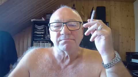 Snapshot of asusandy chatting on October 23, 1:32 pm asusandy online show from October 23, 1:32 pm