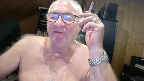 Snapshot of asusandy chatting on January 7, 12:13 am asusandy online show from January 7, 12:13 am