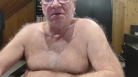 Snapshot of asusandy chatting on January 8, 12:13 am asusandy online show from January 8, 12:13 am