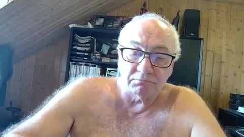 Snapshot of asusandy chatting on January 8, 12:40 pm asusandy online show from January 8, 12:40 pm