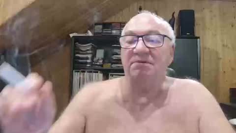 Snapshot of asusandy chatting on March 1, 12:01 am asusandy online show from March 1, 12:01 am