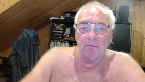 Snapshot of asusandy chatting on July 8, 11:20 pm asusandy online show from July 8, 11:20 pm