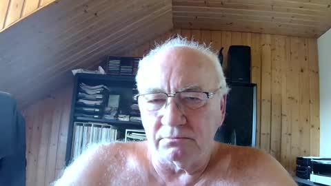 Snapshot of asusandy chatting on July 11, 10:40 am asusandy online show from July 11, 10:40 am