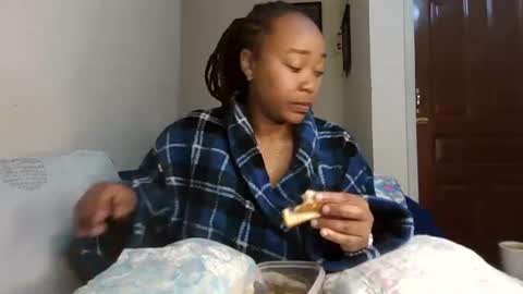 Snapshot of atara_seren chatting on July 11, 9:45 am atara_seren online show from July 11, 9:45 am