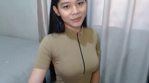 Snapshot of atheena_charm chatting on January 3, 1:48 am Athena online show from January 3, 1:48 am