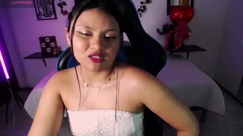 athena_snaw online show from May 7, 8:14 pm