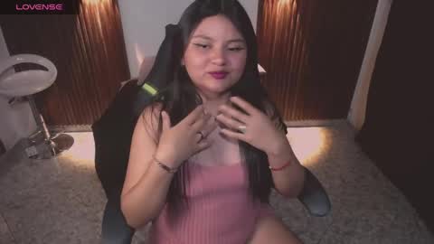 athena_snaw online show from May 15, 3:57 am