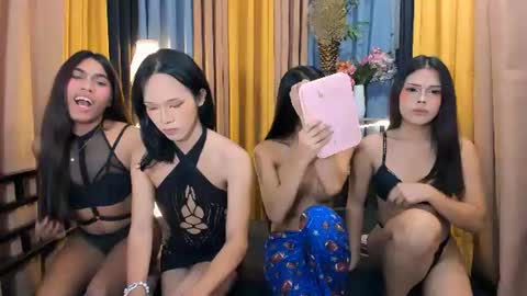 Snapshot of athenaa_keller chatting on July 7, 1:41 am athenaa_keller online show from July 7, 1:41 am