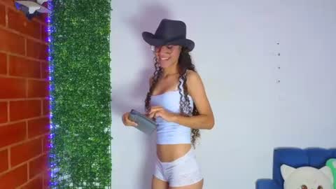 Snapshot of athenea_03 chatting on June 29, 7:25 am Athenea online show from June 29, 7:25 am