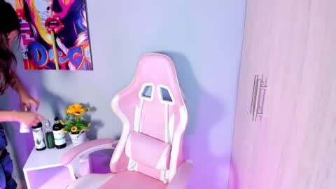 athenea__fox online show from December 2, 11:26 am