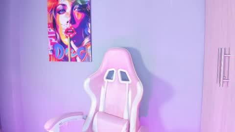 athenea__fox online show from December 14, 11:37 am