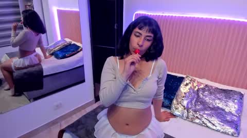 Snapshot of athenea_brown chatting on December 14, 3:18 am Athenea online show from December 14, 3:18 am