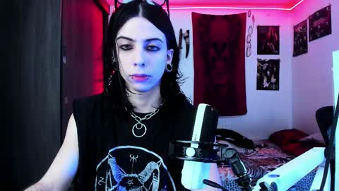 Snapshot of atheneoo_ chatting on October 20, 6:36 am athenauwu online show from October 20, 6:36 am