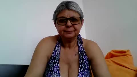 Snapshot of atikaarea chatting on June 3, 8:06 am atikaarea online show from June 3, 8:06 am