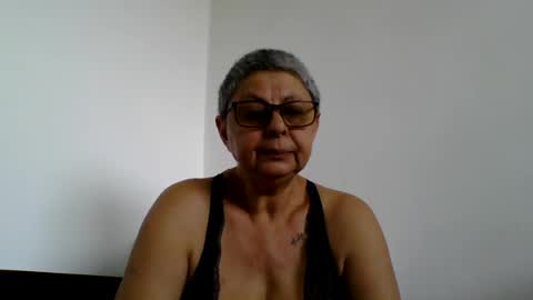 Snapshot of atikaarea chatting on July 18, 11:58 am atikaarea online show from July 18, 11:58 am