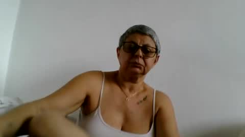 Snapshot of atikaarea chatting on July 28, 11:17 am atikaarea online show from July 28, 11:17 am