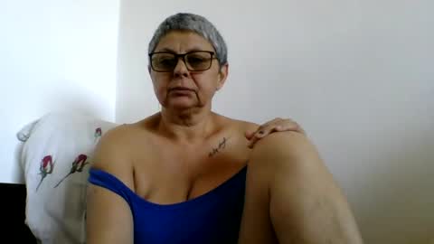 Snapshot of atikaarea chatting on July 30, 11:42 am atikaarea online show from July 30, 11:42 am