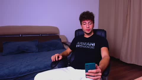 Snapshot of atlascharm chatting on December 4, 8:18 pm AtlasCharm online show from December 4, 8:18 pm