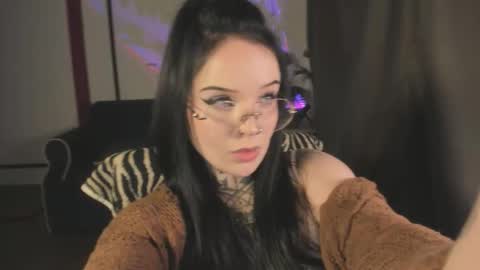 online every day between 10am-23pm online show from October 14, 2:51 pm