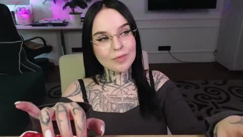 online every day between 10am-23pm online show from April 11, 7:45 am