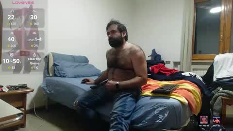 Snapshot of attila85 chatting on May 16, 9:24 pm Bleakw85 online show from May 16, 9:24 pm