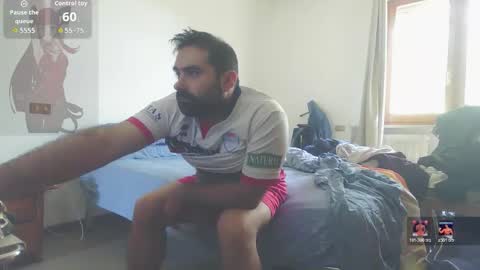 Snapshot of attila85 chatting on May 29, 1:31 pm Bleakw85 online show from May 29, 1:31 pm