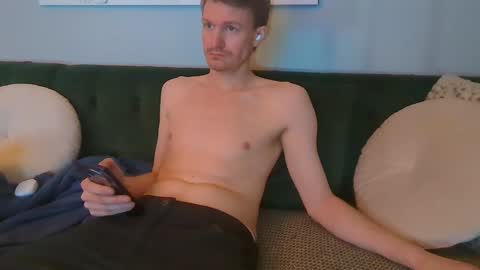 Snapshot of atvulpes chatting on December 3, 3:41 am Max Powers online show from December 3, 3:41 am